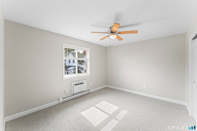 Building Photo - 24 Glenwood Ave