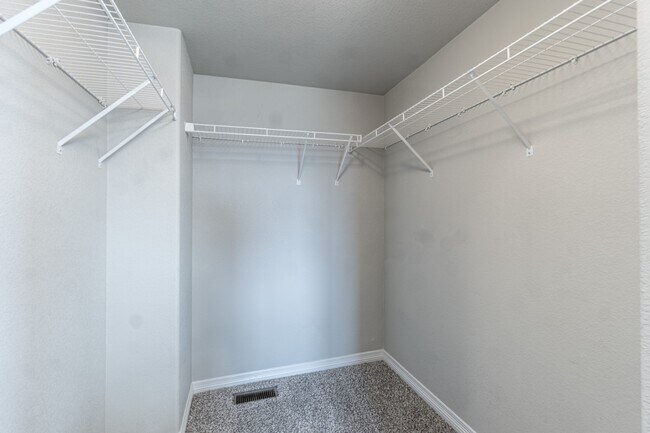 Building Photo - 6736 Skuna Dr
