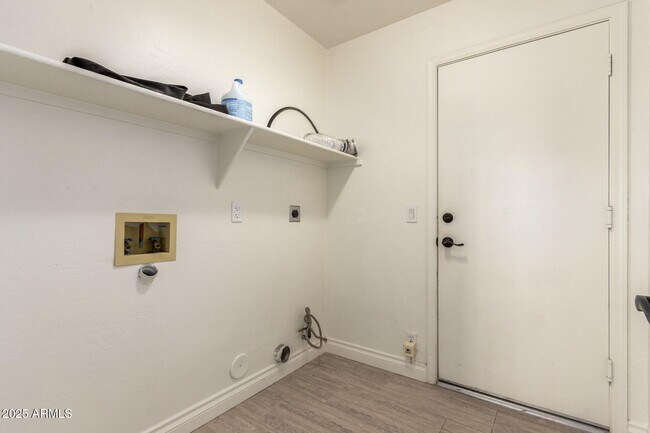 Building Photo - 6092 W Dublin Ln