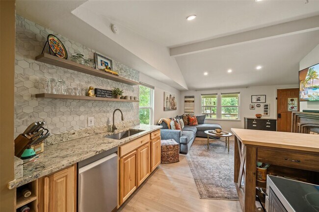 Building Photo - 11045 Woodview