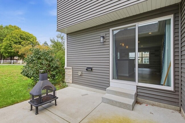 Building Photo - 6158 Driscoll Dr