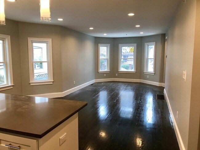 Building Photo - 91 Grant St