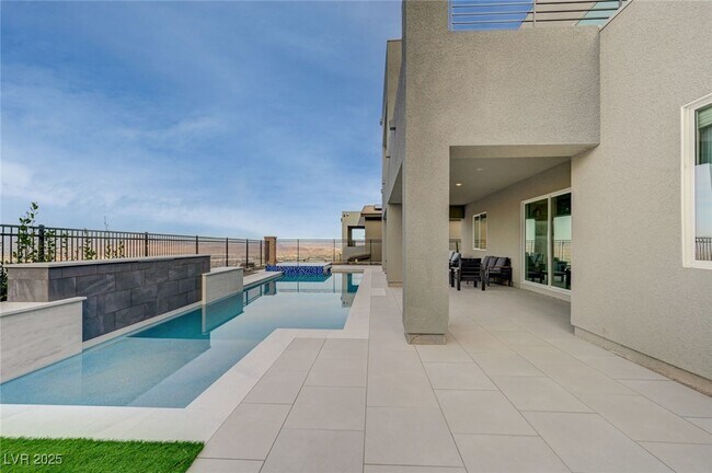 Building Photo - 510 Duvet Ct