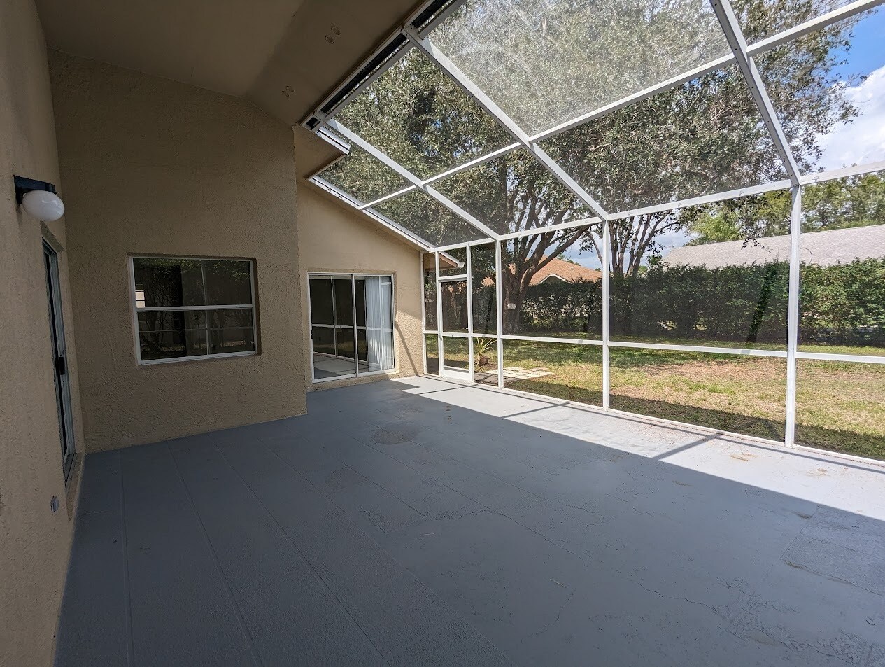 Building Photo - 9961 Boca Ave N
