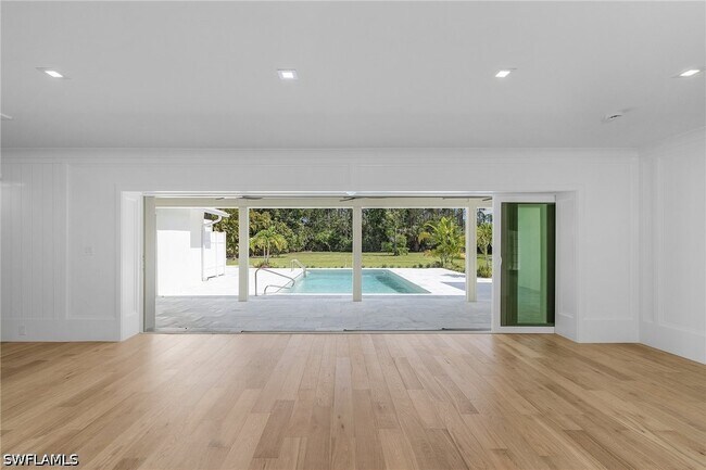 Building Photo - 6155 Standing Oaks Ln