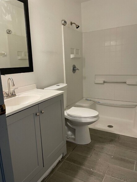 Building Photo - 5226 Orange Ave