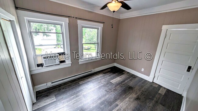 Building Photo - 10 Tarheel Ln