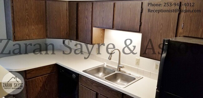 Building Photo - 757