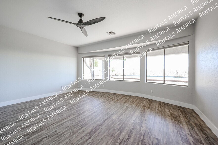 Building Photo - 2355 N Travis Cir