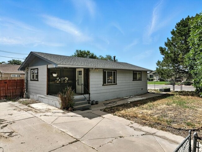 Primary Photo - 2402 W 17th St