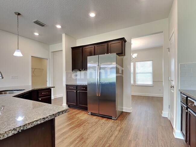 Building Photo - 970 Sunny Stroll Dr