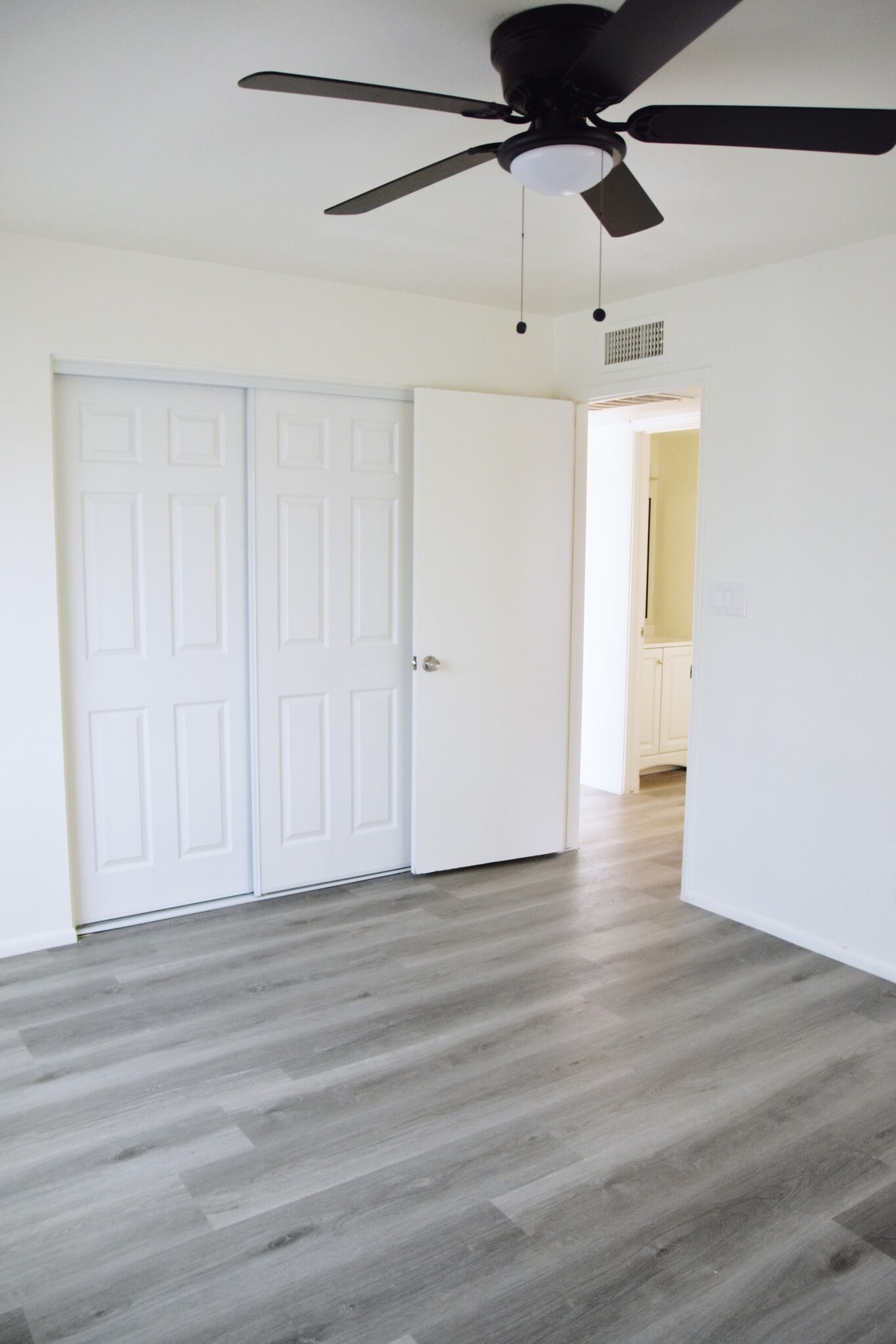 Building Photo - 6605 W Pasadena Ave