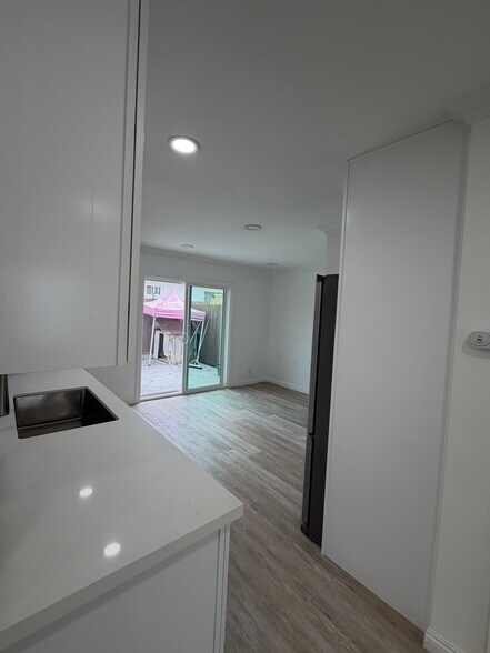 Building Photo - 454 Anna Linda Pl