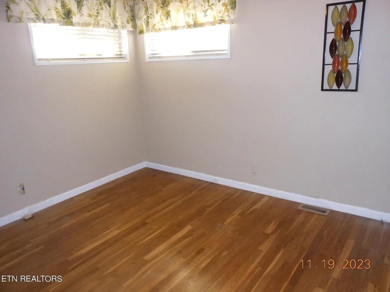 Building Photo - 507 Tipton Ave