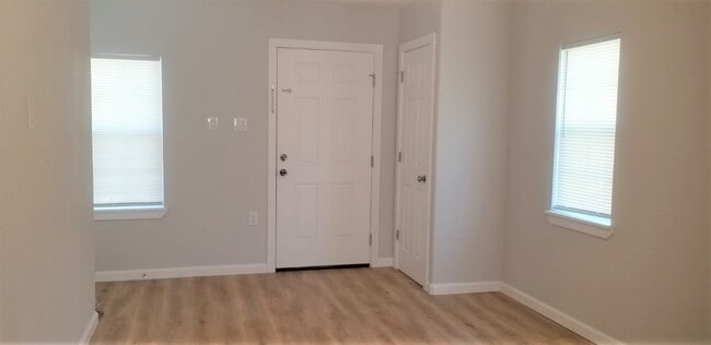 Building Photo - 2504 Avenue F