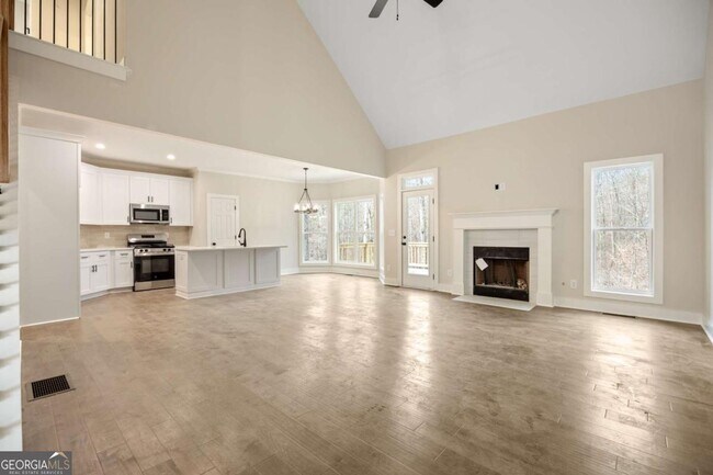 Building Photo - 370 Ansley Dr