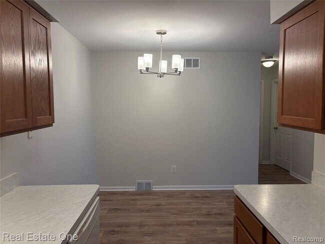 Building Photo - 18574 Masonic