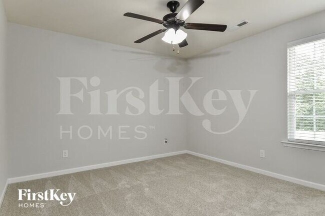 Building Photo - 4955 Longburn Ln