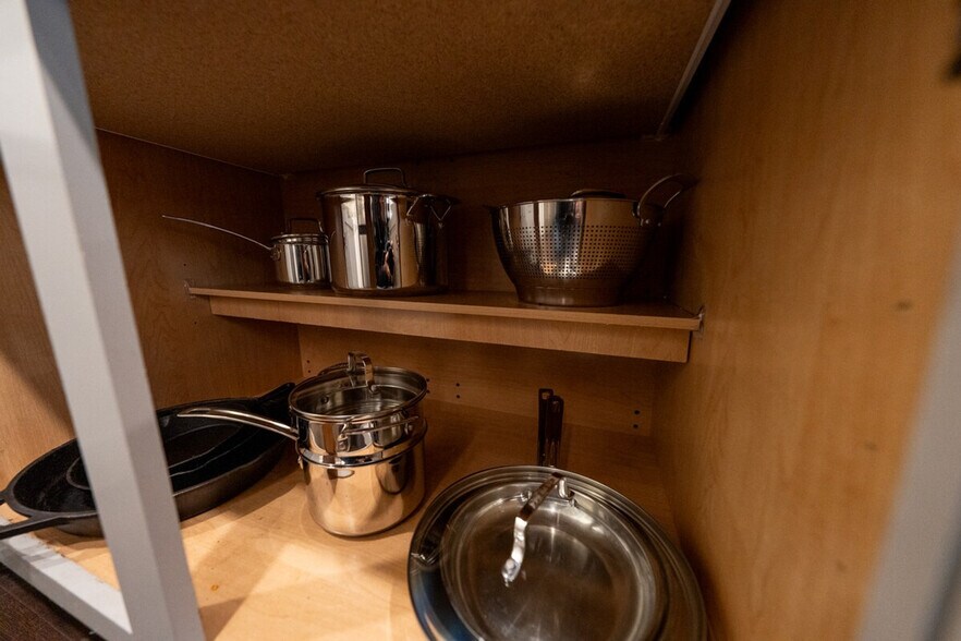 Building Photo - 6001 San Rafael Ln