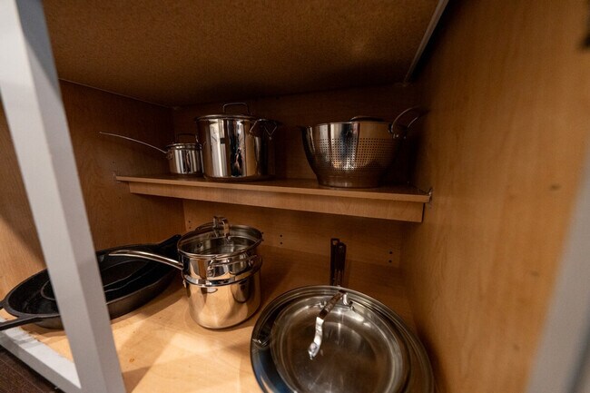 Building Photo - 6001 San Rafael Ln