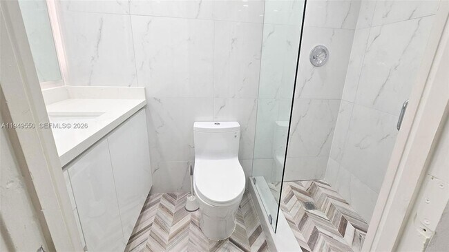 Building Photo - 250 174th St