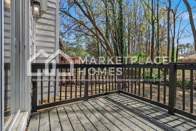 Building Photo - 5415 Glen Haven Dr