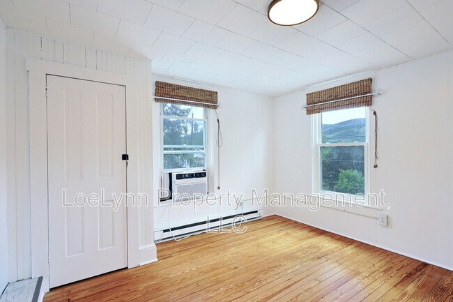Building Photo - 505 B St