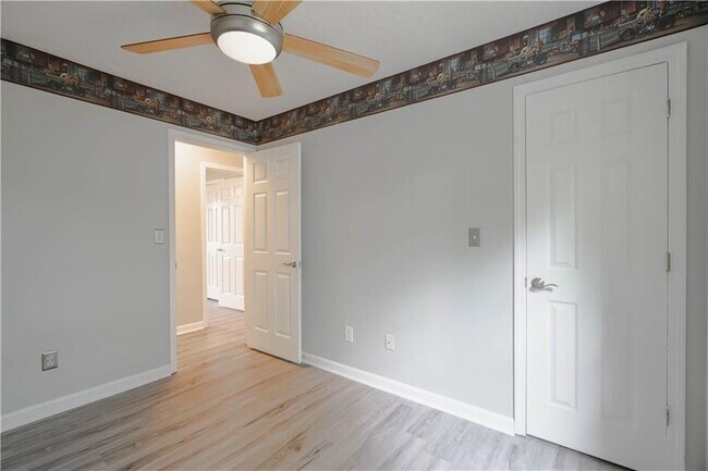 Building Photo - 3158 Parfait Pl