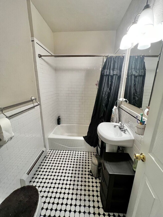 Building Photo - Johnstown Apartments (KC-KS)