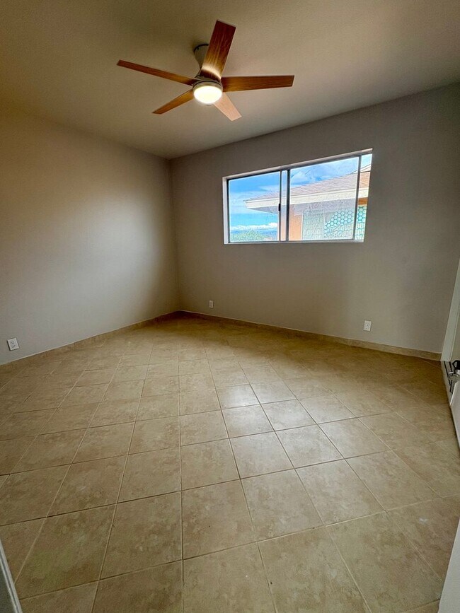 Building Photo - 1951 N Ventura Rd