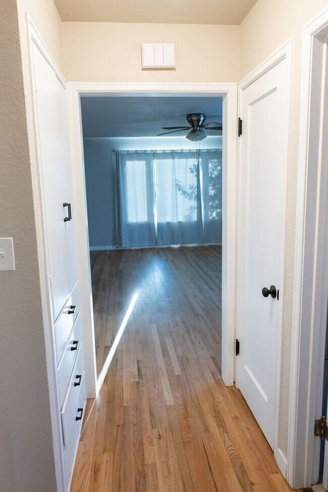 Building Photo - Spacious 2BR House in Cheyenne