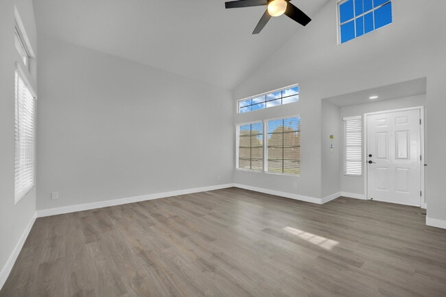 Building Photo - Step into this charming 3-bedroom, 3-bathroom home that has so much to offer!