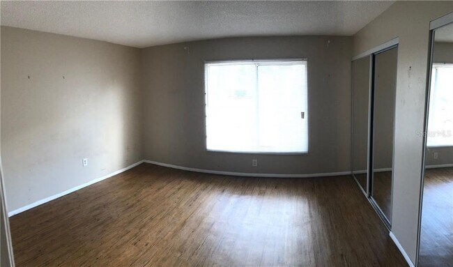 Building Photo - 2611 Pine Lake Terrace