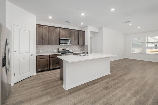 Building Photo - 105 Fossil Dr