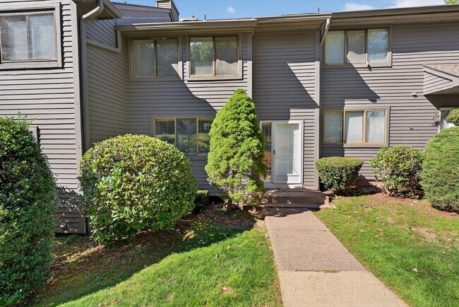 Primary Photo - 128 Conestoga Way