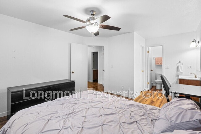 Building Photo - 2800 Kalmia Ave