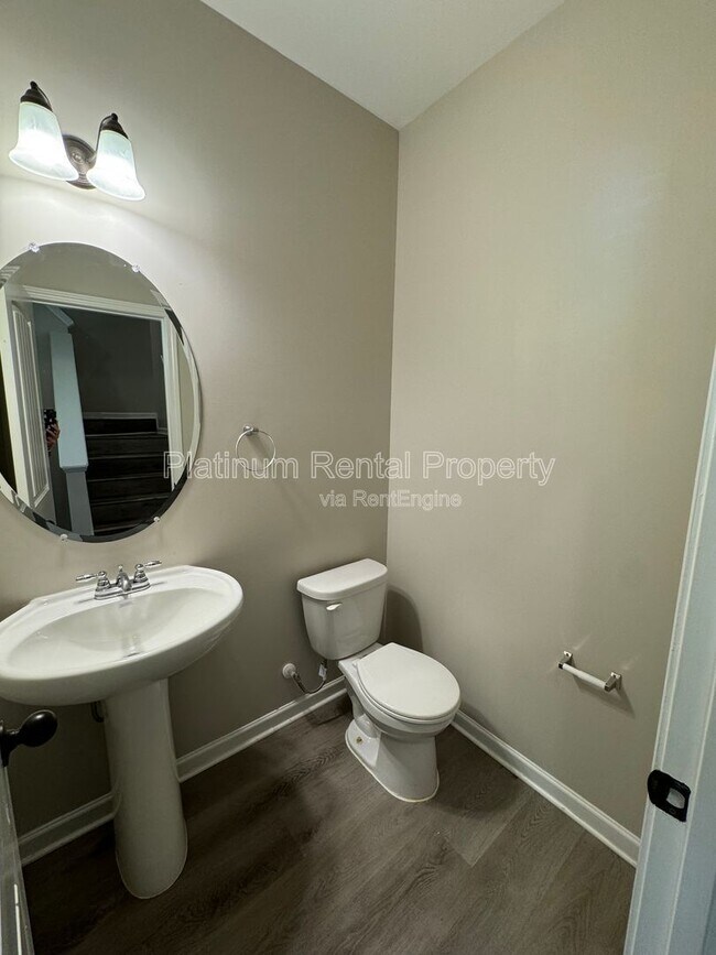 Building Photo - 3368 Pennington Dr