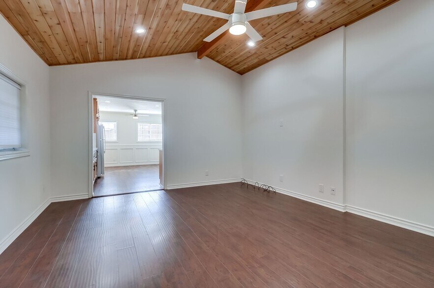 Building Photo - 4445 Marine Ave