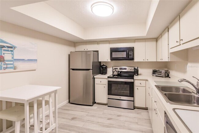 Building Photo - 1055 W Peppertree Dr