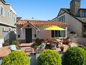Building Photo - Larkspur Duplex