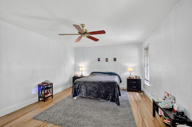 Building Photo - 2700 Yarmouth Dr