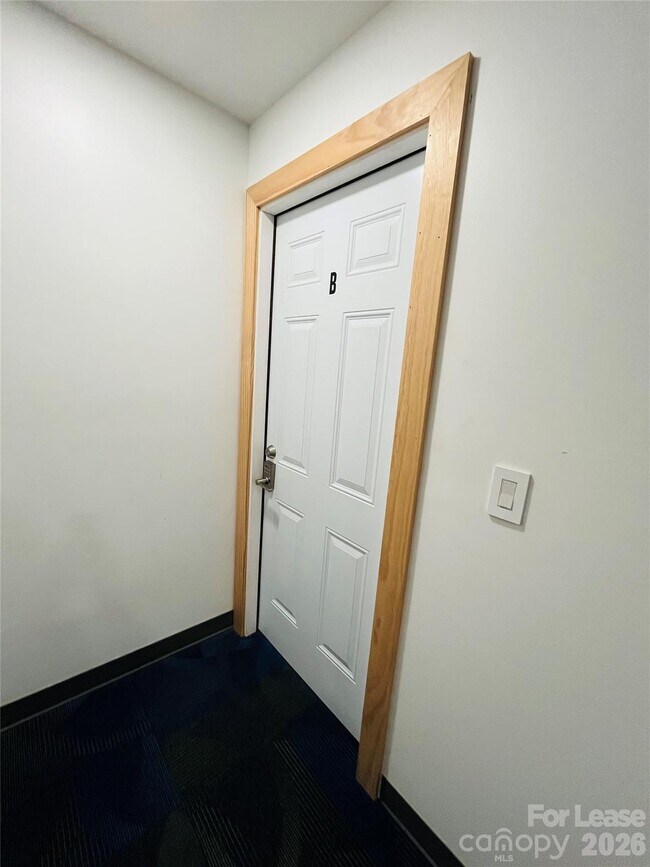 Building Photo - 274 Catawba Ave