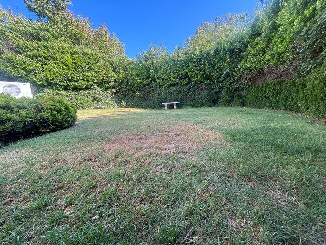 Building Photo - Beautiful 3-Bedroom Home with Solar and a Large Yard in Stevenson Ranch