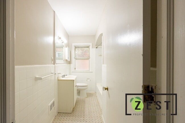 Building Photo - Charming 3-Bedroom Home Coming Soon on Det...