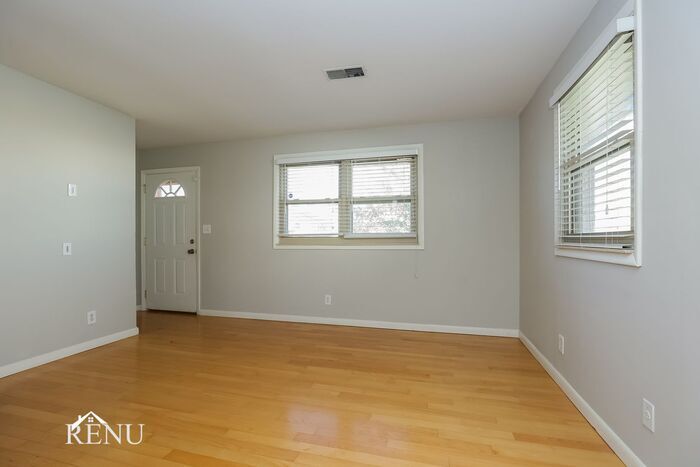 Building Photo - 116 Marshall Ct