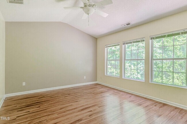 Building Photo - 306 Orchard Park Dr