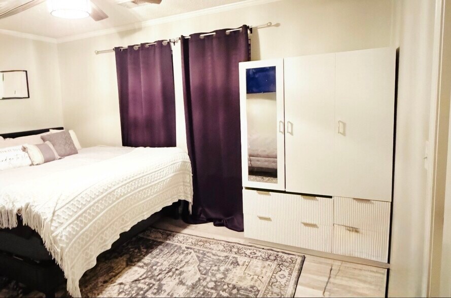 Building Photo - 3630 Sunset Hollow Dr