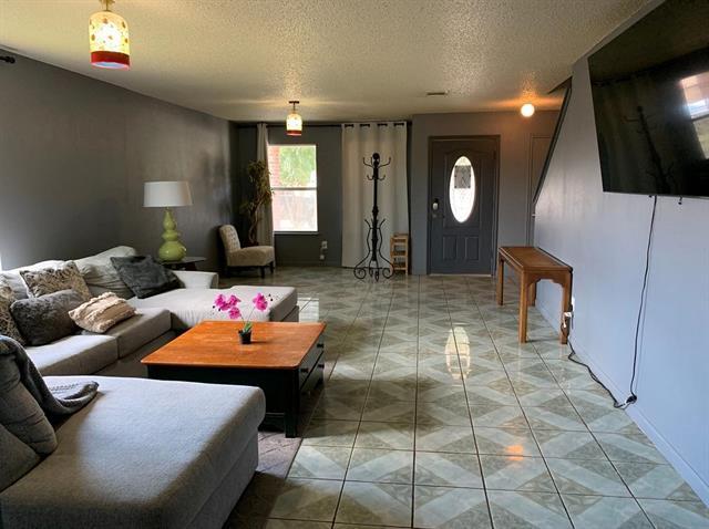 Building Photo - 208 Dakota Ridge Dr