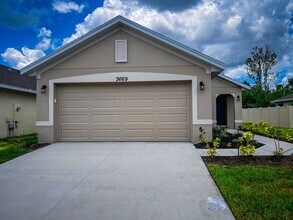 Building Photo - Beautiful 3 Bedroom Home with Pond View & No Rear Neighbors