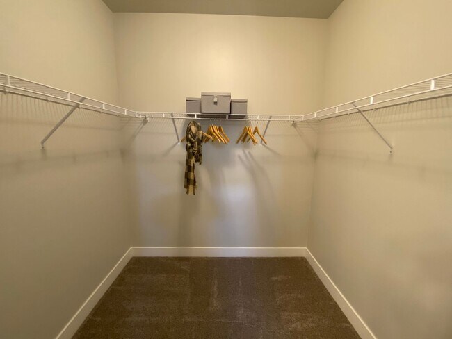 Building Photo - Lakefront at Vineyard Town Center Condo